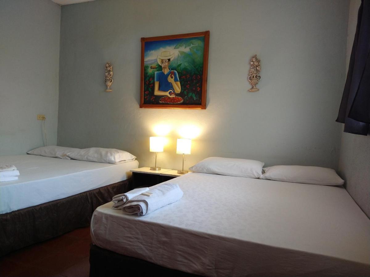 Готель Harvest House Nicaragua Леон Екстер'єр фото