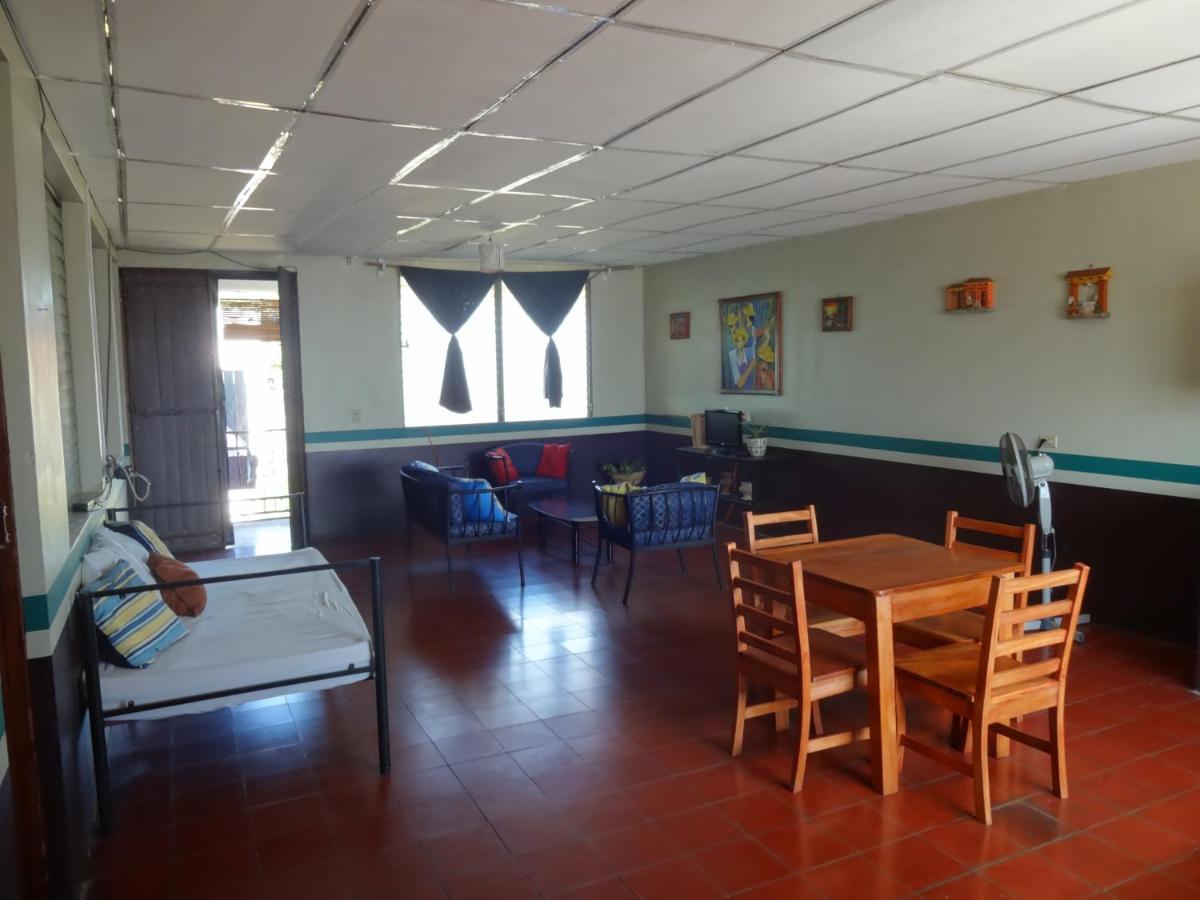 Готель Harvest House Nicaragua Леон Екстер'єр фото