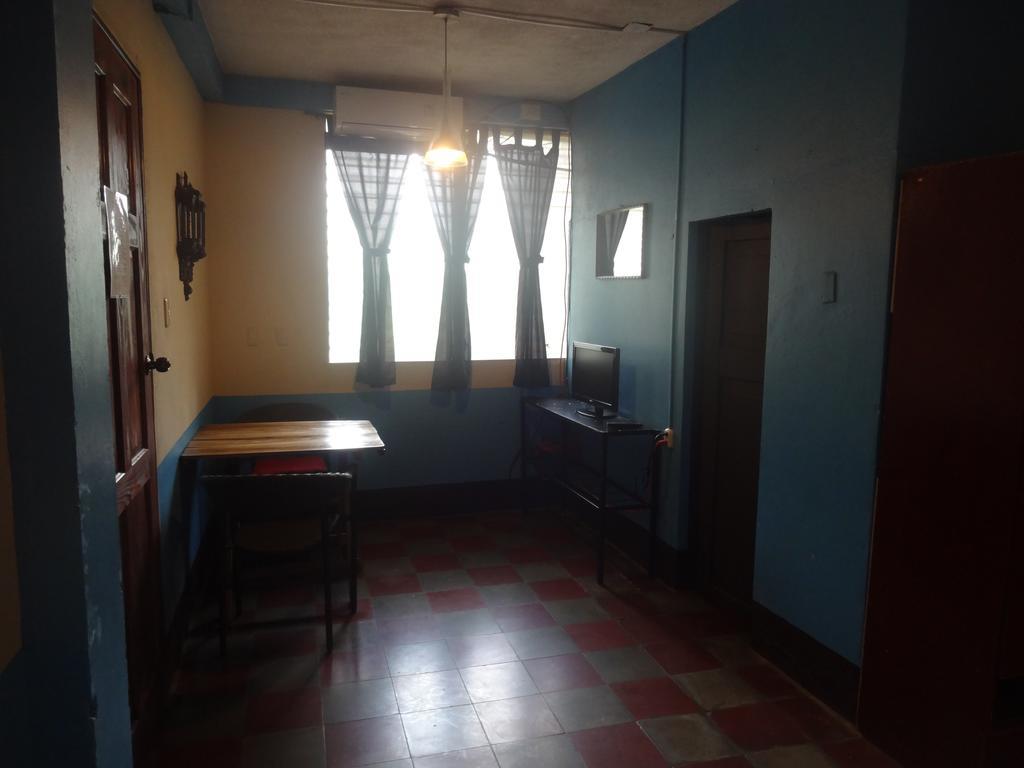 Готель Harvest House Nicaragua Леон Екстер'єр фото