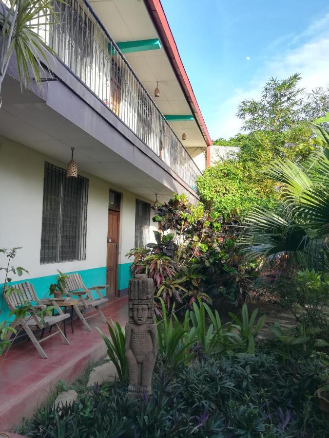 Готель Harvest House Nicaragua Леон Екстер'єр фото